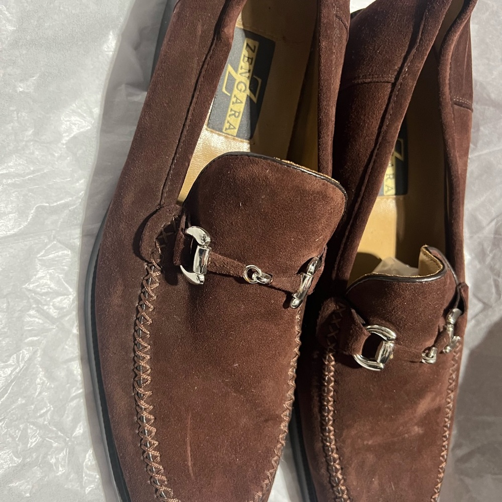 Zengara Men’s Brown Suede Loafers with Silver Detailing - Picture 5 of 8